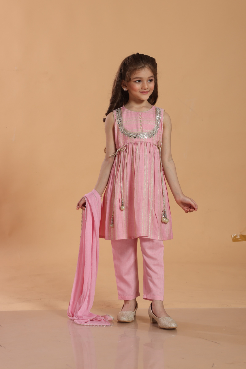 Pink Girls' Sleeveless Kurta Set with Mirror Work